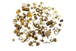 MIX korálků, přívěsků a komponentů 150g bronz W0274